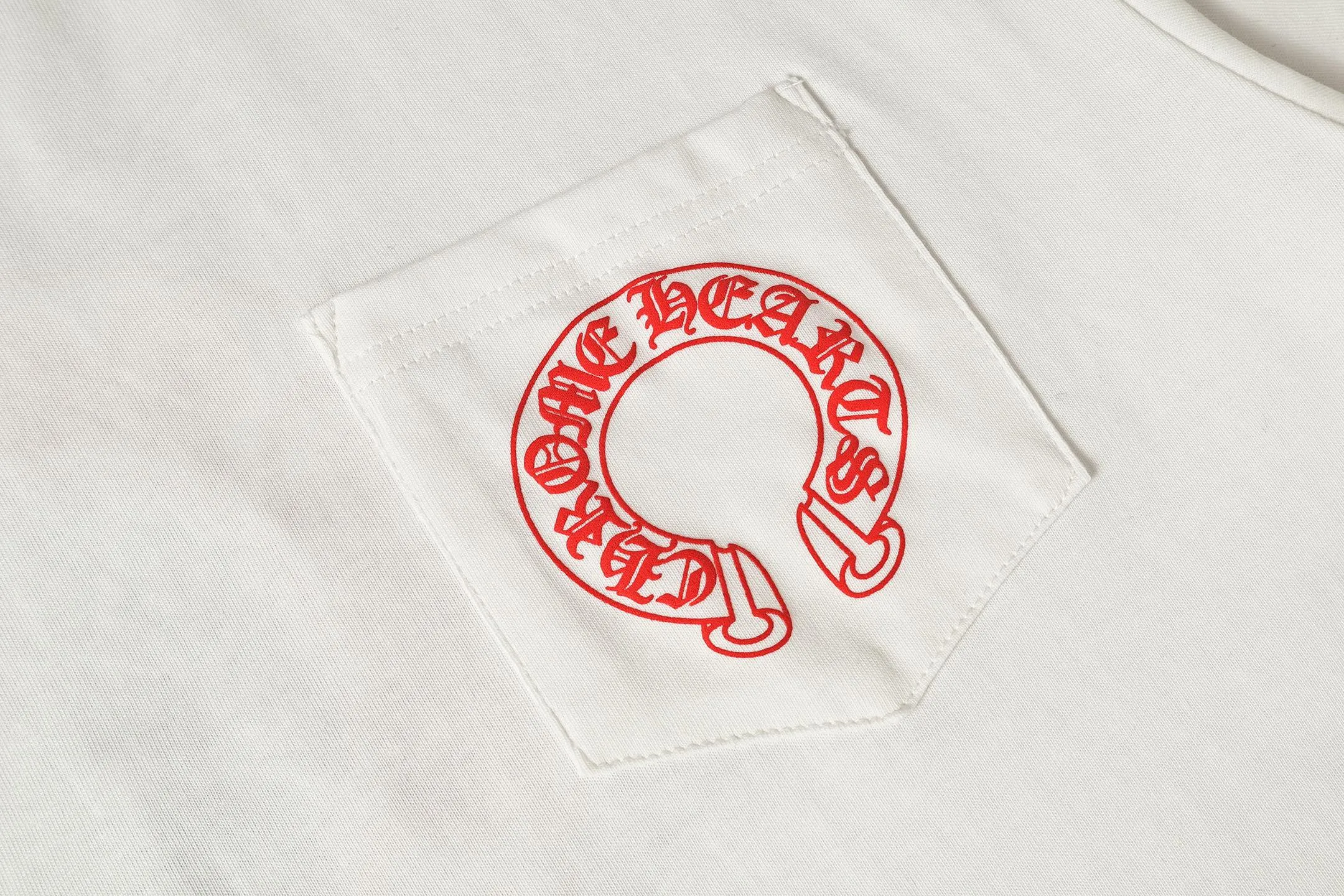P150 Cross-border model, please do not place an order if you are pursuing quality -Chrome Hearts/Chrome Heart Cross Sanskrit foam printed short-sleeved T-shirt -High weight, high density and high quality. The wool is soft, delicate and skin-friendly. It feels soft and silky. It has excellent warmth and skin-friendly properties.